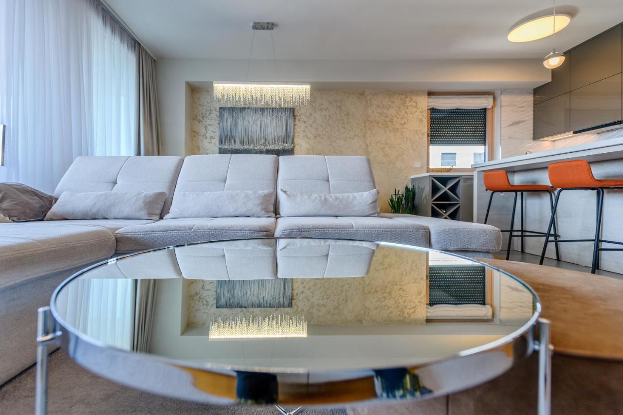 Luxury Sunset - With Garage And Balcony Apartment *