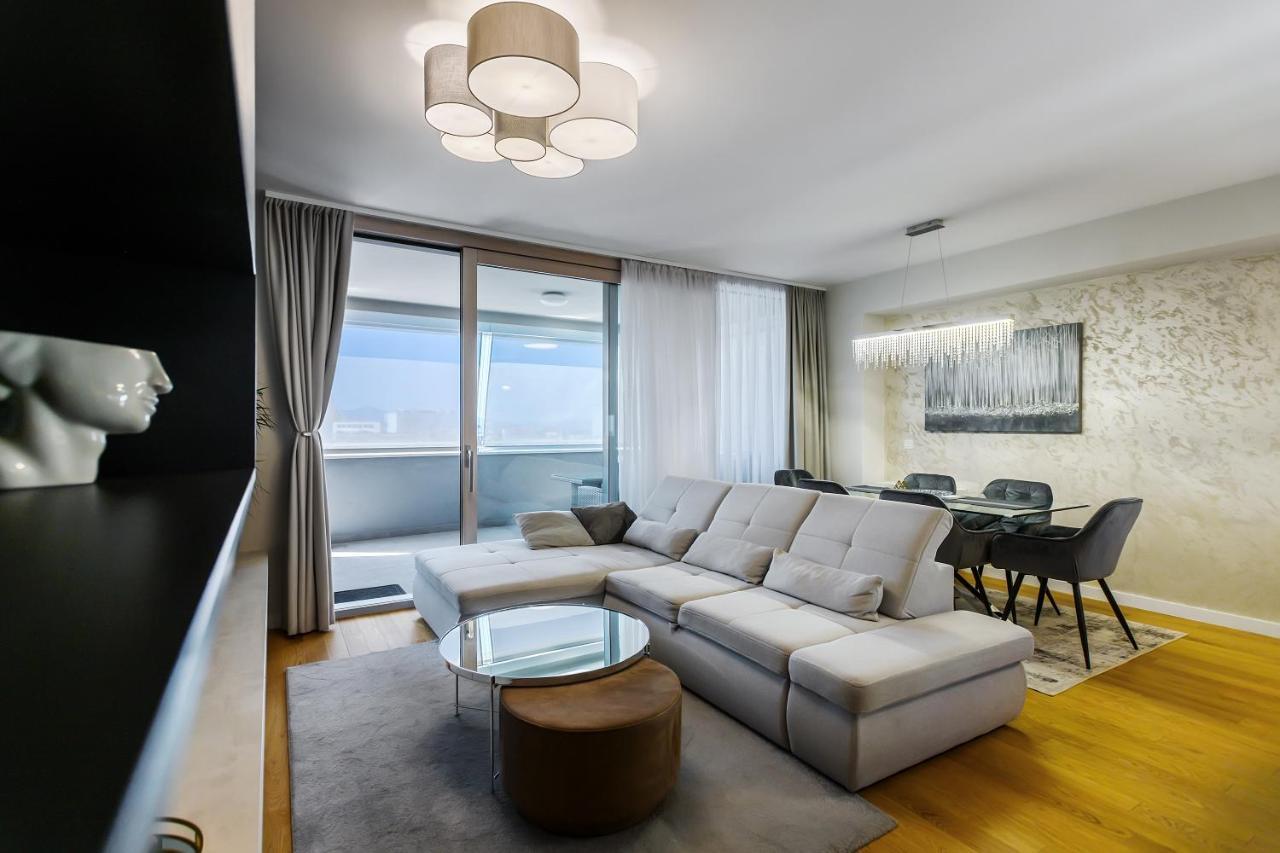 Luxury Sunset - With Garage And Balcony Apartment *
