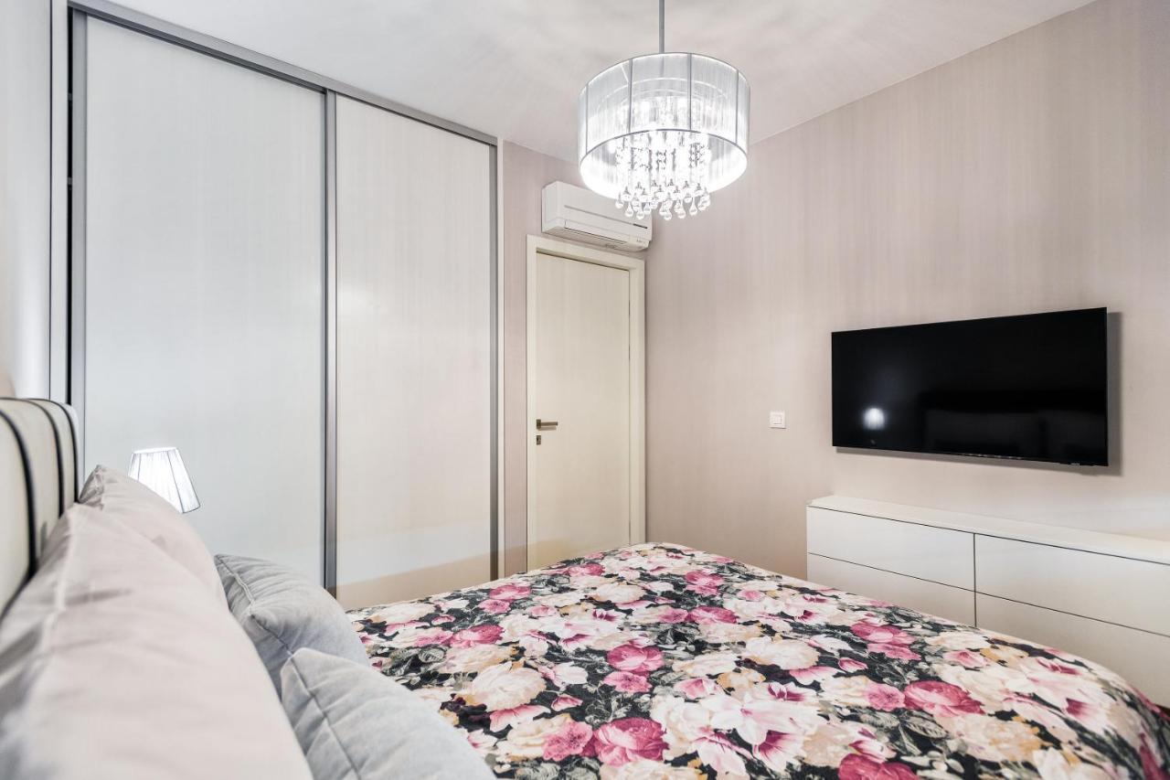 Luxury Sunset - With Garage And Balcony Apartment *